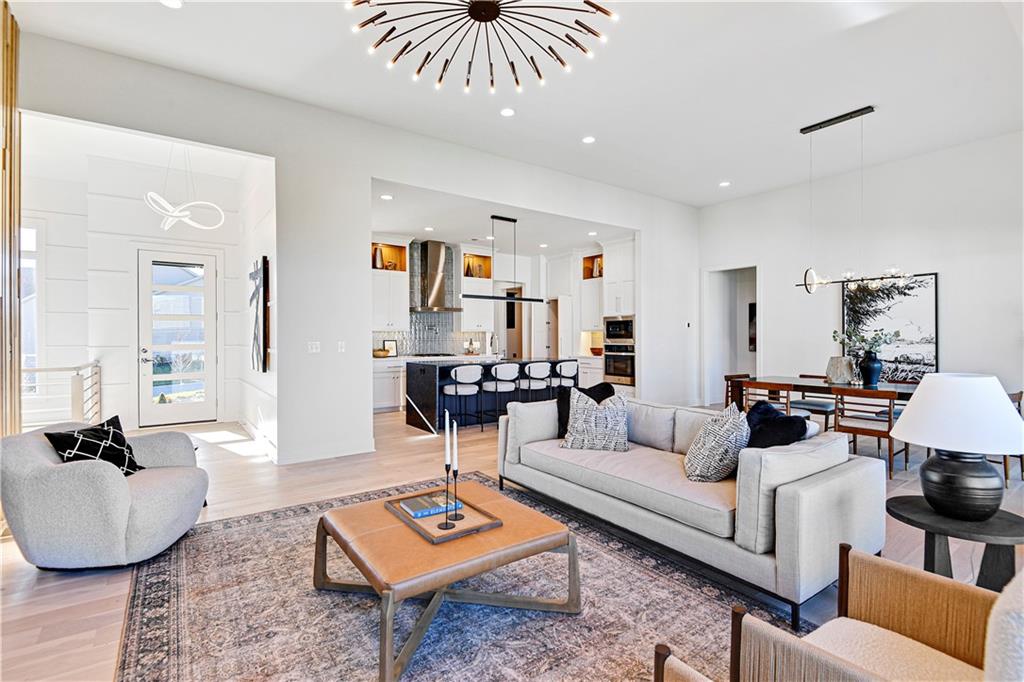 Listing Photo MLS #HMS2449731