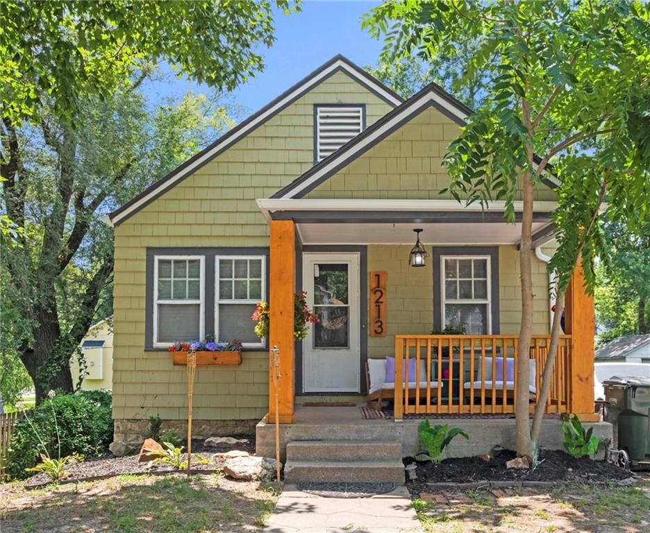 Listing Photo MLS #HMS2526577