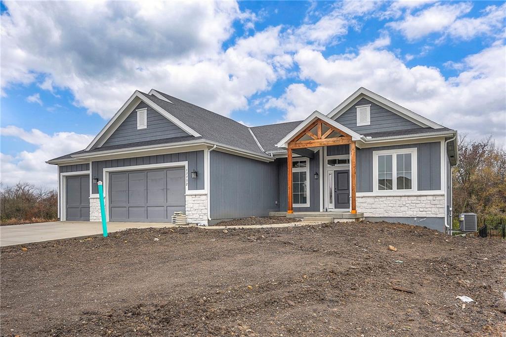 Listing Photo MLS #HMS2546296