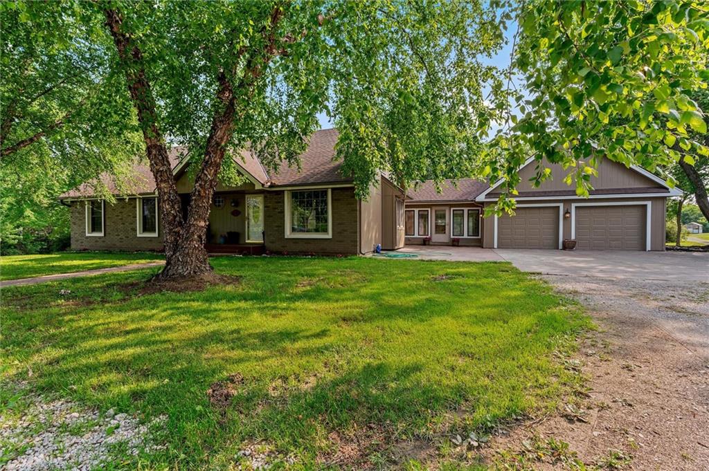 Listing Photo MLS #HMS2555574