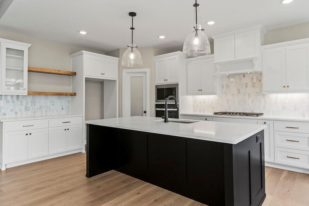 Listing Photo MLS #HMS2561427