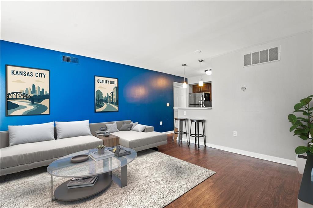 Listing Photo MLS #HMS2562703