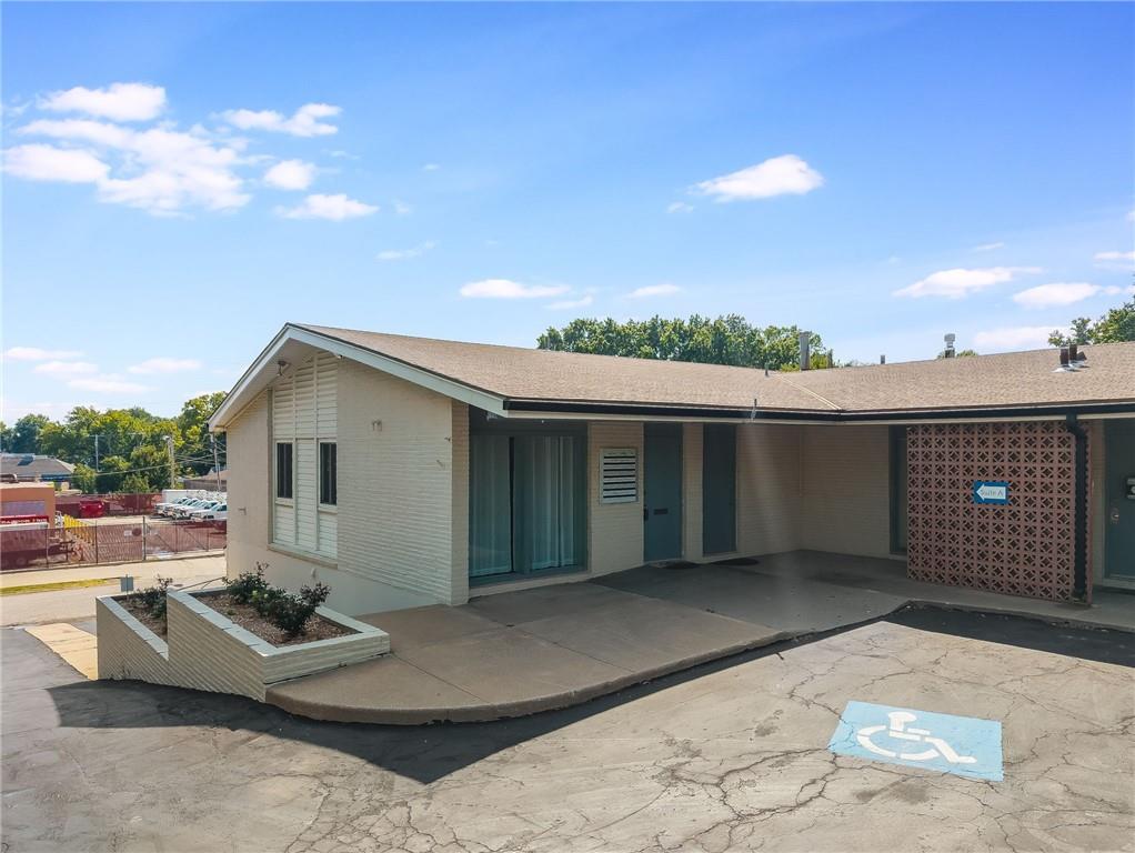 Listing Photo MLS #HMS2569352