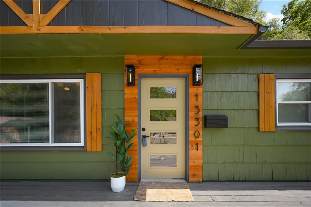 Listing Photo MLS #HMS2575218