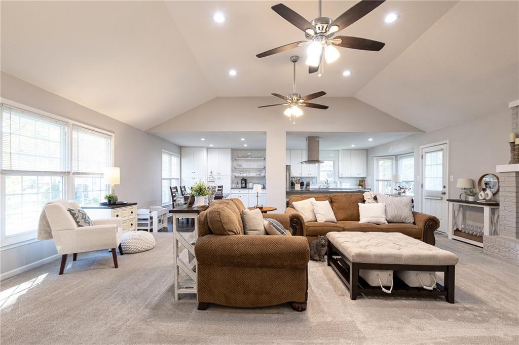 Listing Photo MLS #HMS2577903