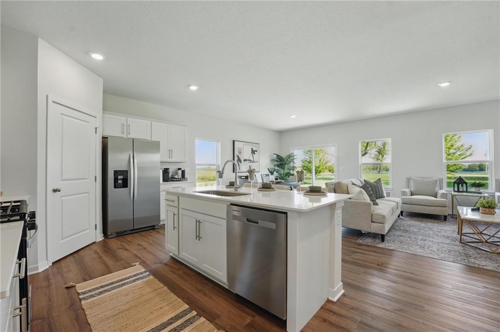 Listing Photo MLS #HMS2578926