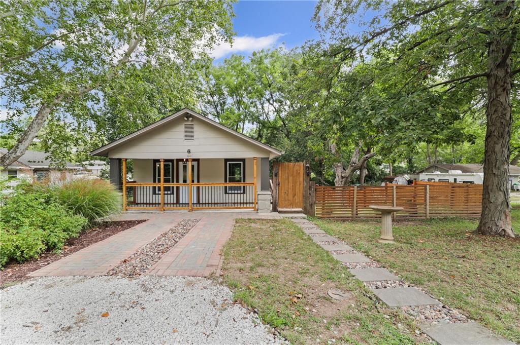 Listing Photo MLS #HMS2581040