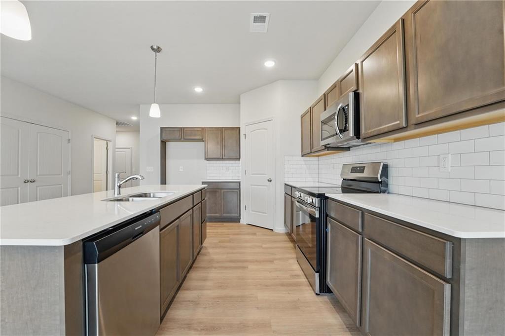 Listing Photo MLS #HMS2581733