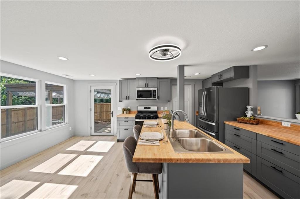 Listing Photo MLS #HMS2583422