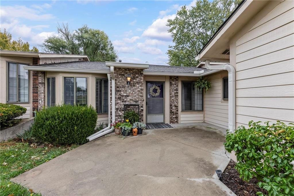 Listing Photo MLS #HMS2583568