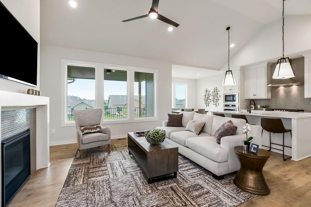 Listing Photo MLS #HMS2583750