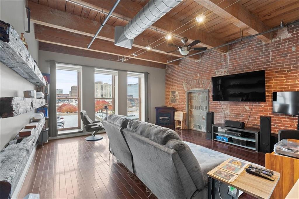 Listing Photo MLS #HMS2587163