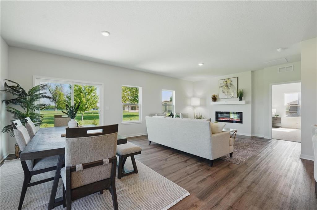 Listing Photo MLS #HMS2588943