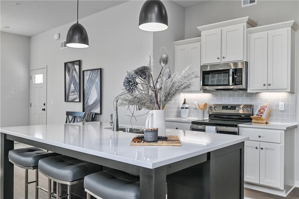 Listing Photo MLS #HMS2601235