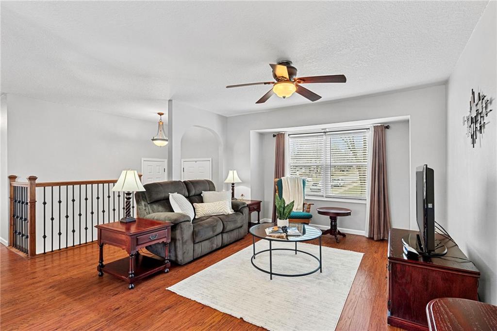 Listing Photo MLS #HMS2602740