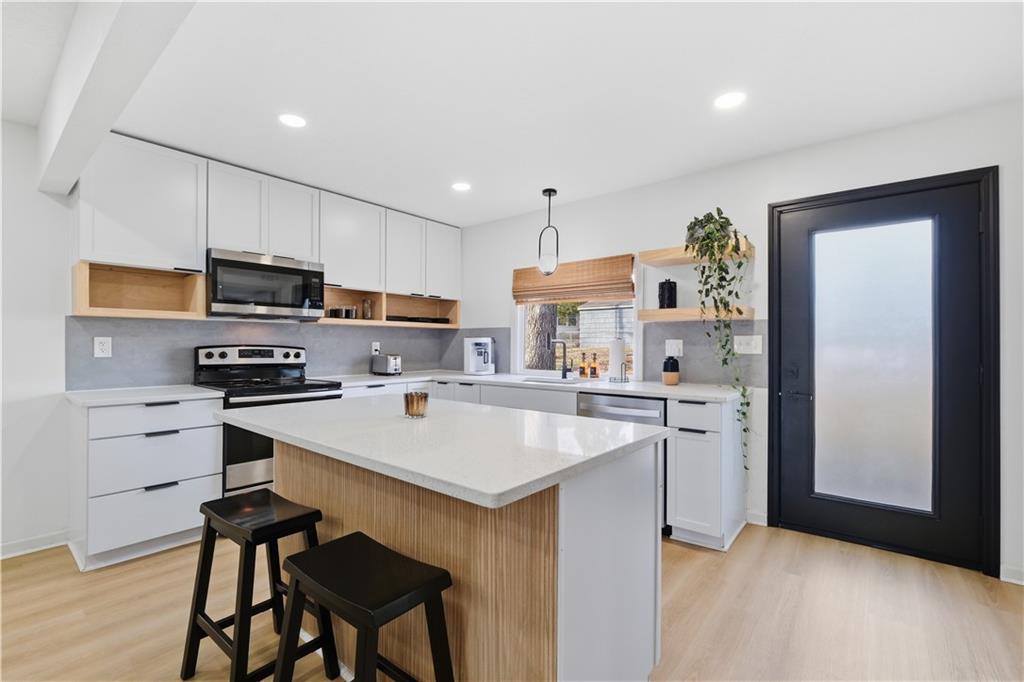 Listing Photo MLS #HMS2602842