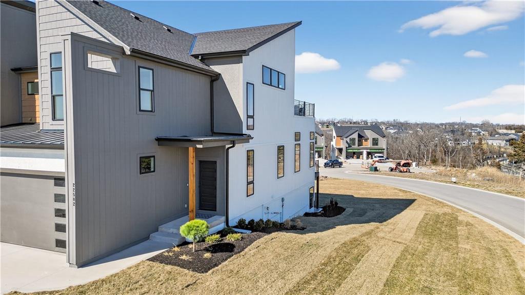 Listing Photo MLS #HMS2603346