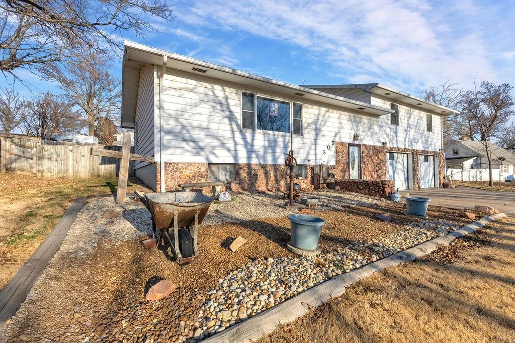 Listing Photo MLS #HMS2605606