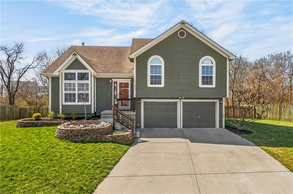 Listing Photo MLS #HMS2605854