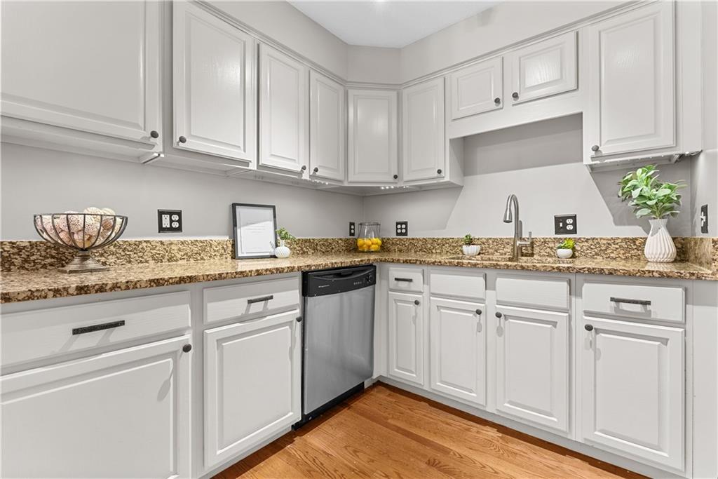 Listing Photo MLS #HMS2608287