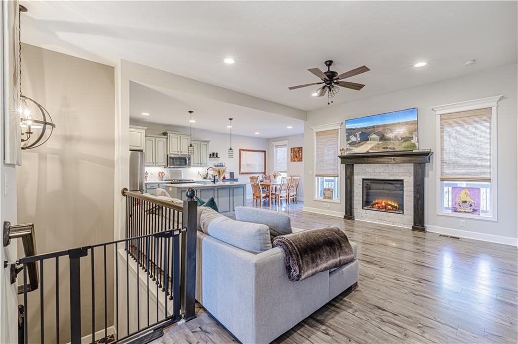 Listing Photo MLS #HMS2609287