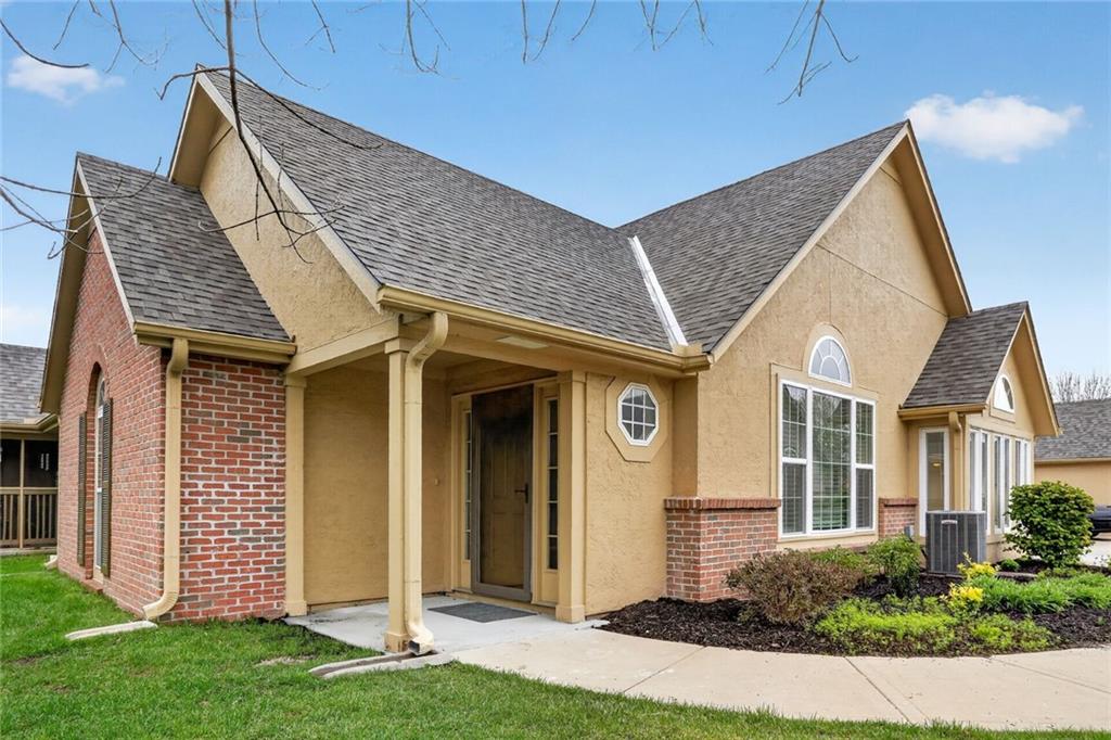 Listing Photo MLS #HMS2610285