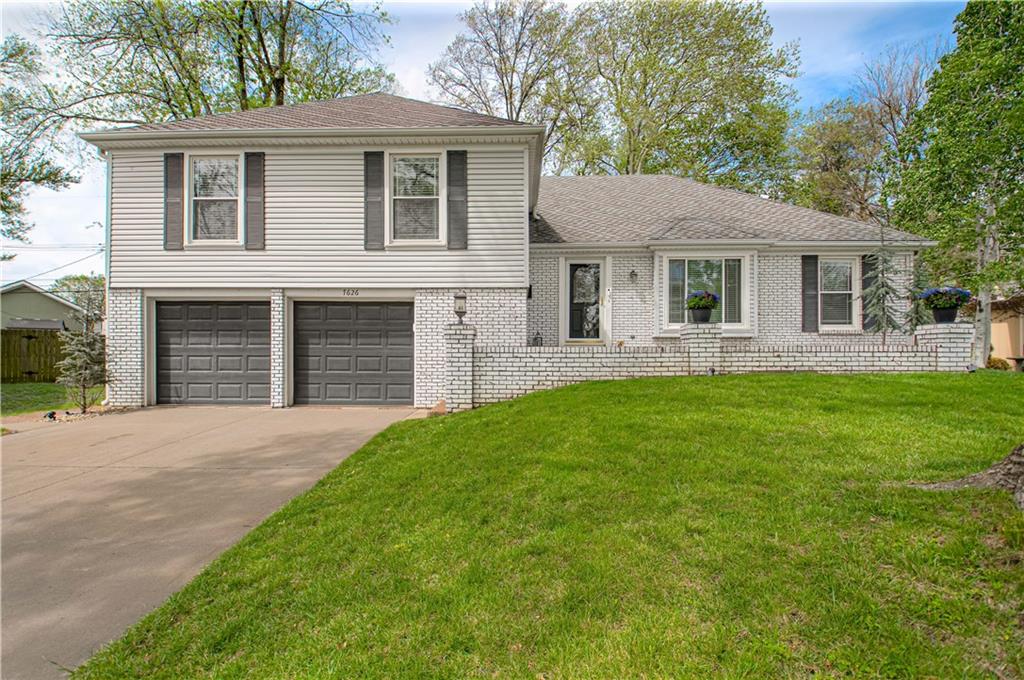 Listing Photo MLS #HMS2611801