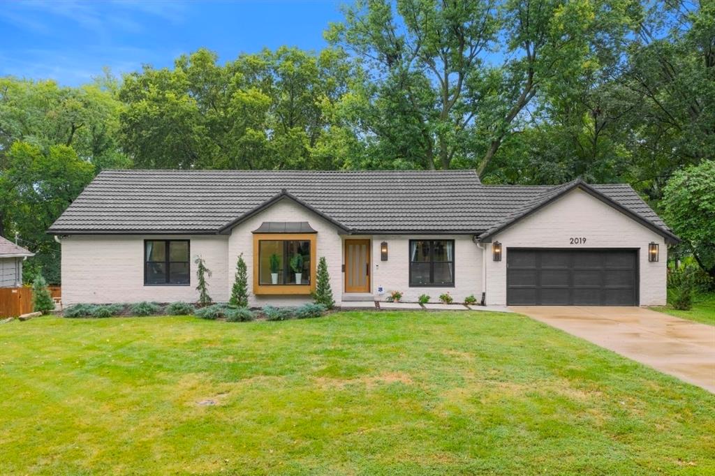 Listing Photo MLS #HMS2612608