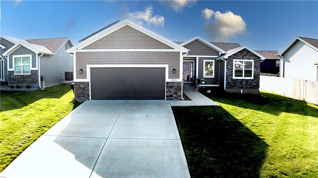 Listing Photo MLS #HMS2613203