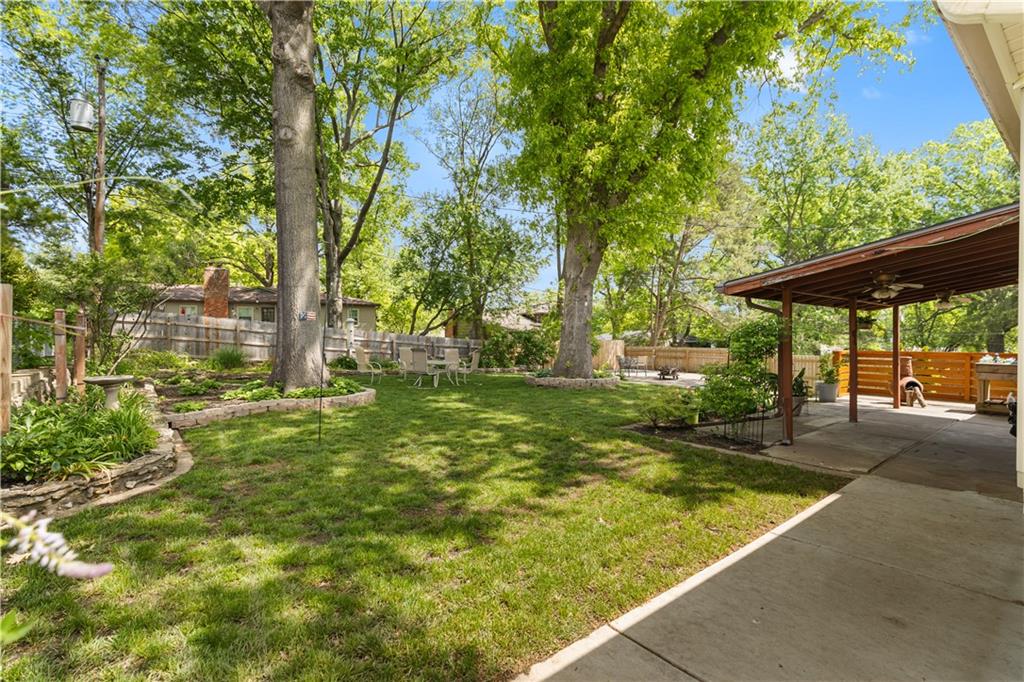 Listing Photo MLS #HMS2613257
