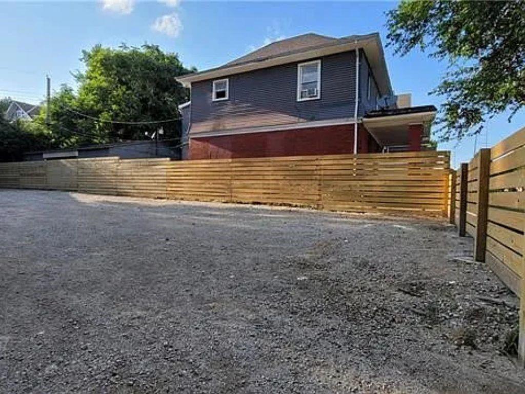 Listing Photo MLS #HMS2613634