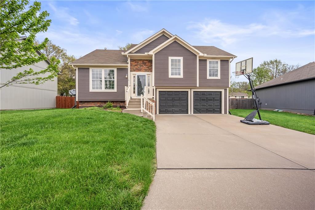 Listing Photo MLS #HMS2613801