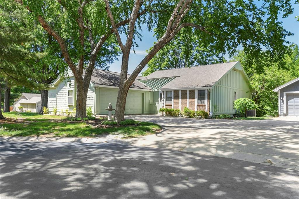 Listing Photo MLS #HMS2617680
