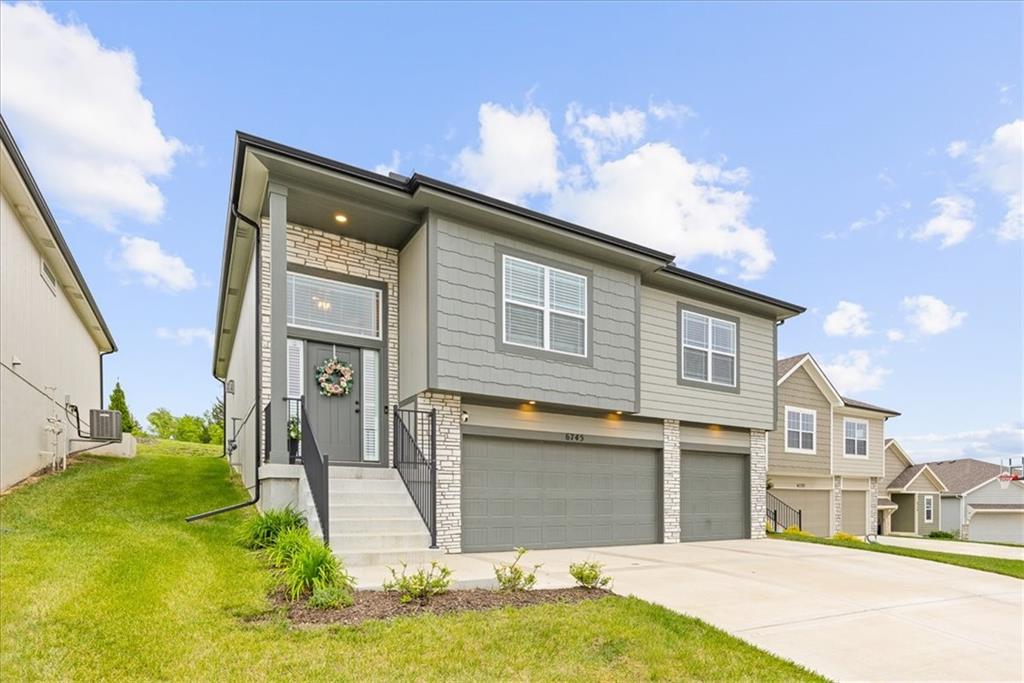 Listing Photo MLS #HMS2620342