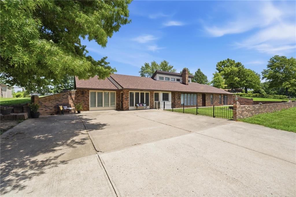 Listing Photo MLS #HMS2624359