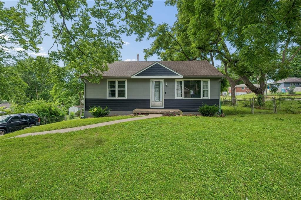 Listing Photo MLS #HMS2625663