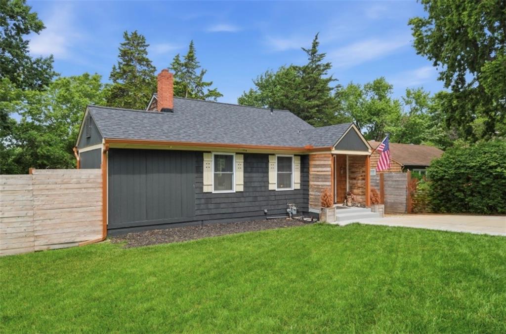 Listing Photo MLS #HMS2628080