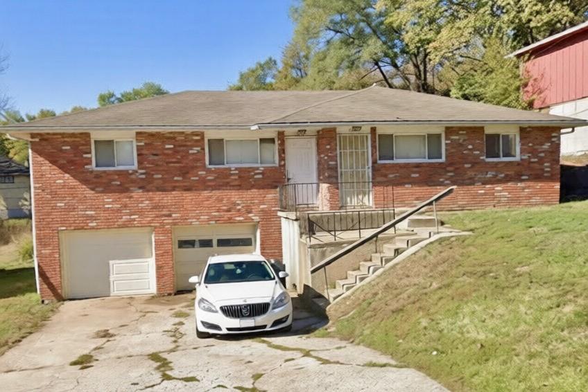 Listing Photo MLS #HMS2628821