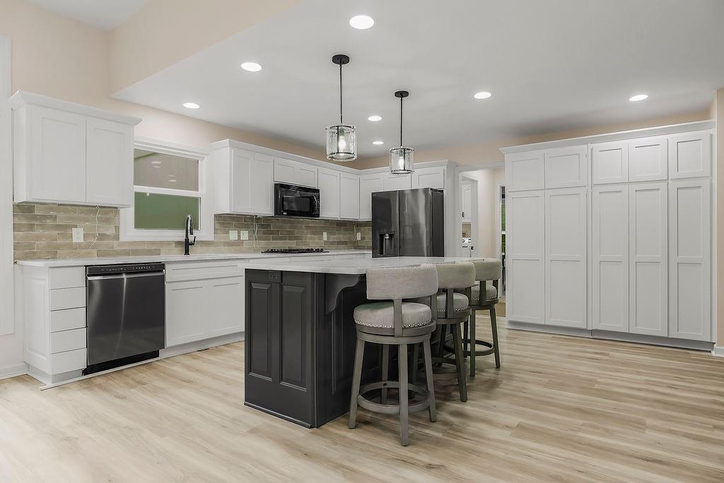 Listing Photo MLS #HMS2628949