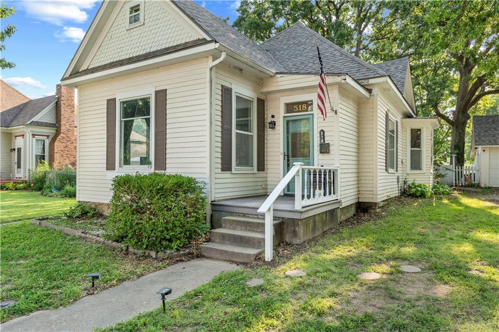 Listing Photo MLS #HMS2629809
