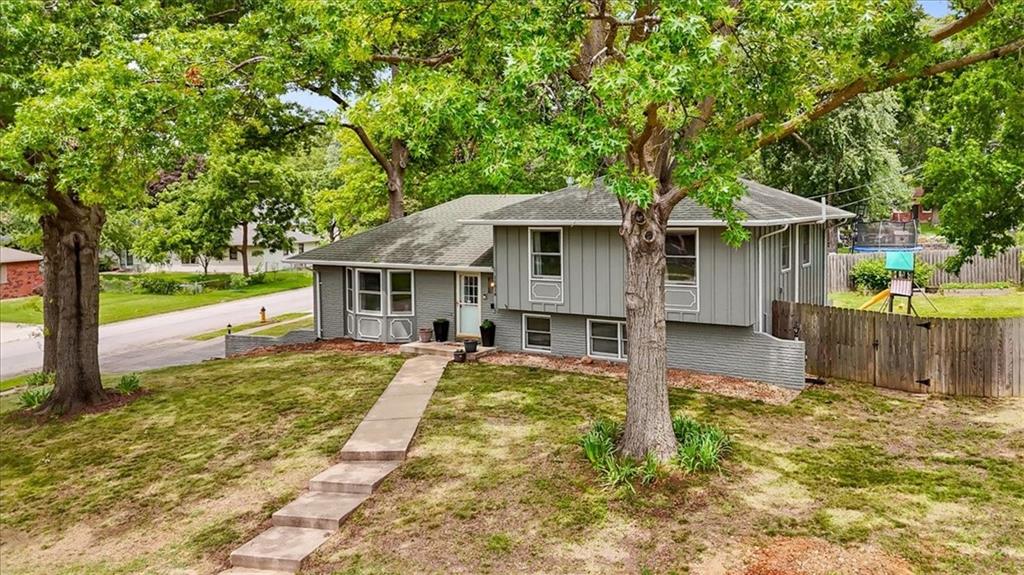 Listing Photo MLS #HMS2630157