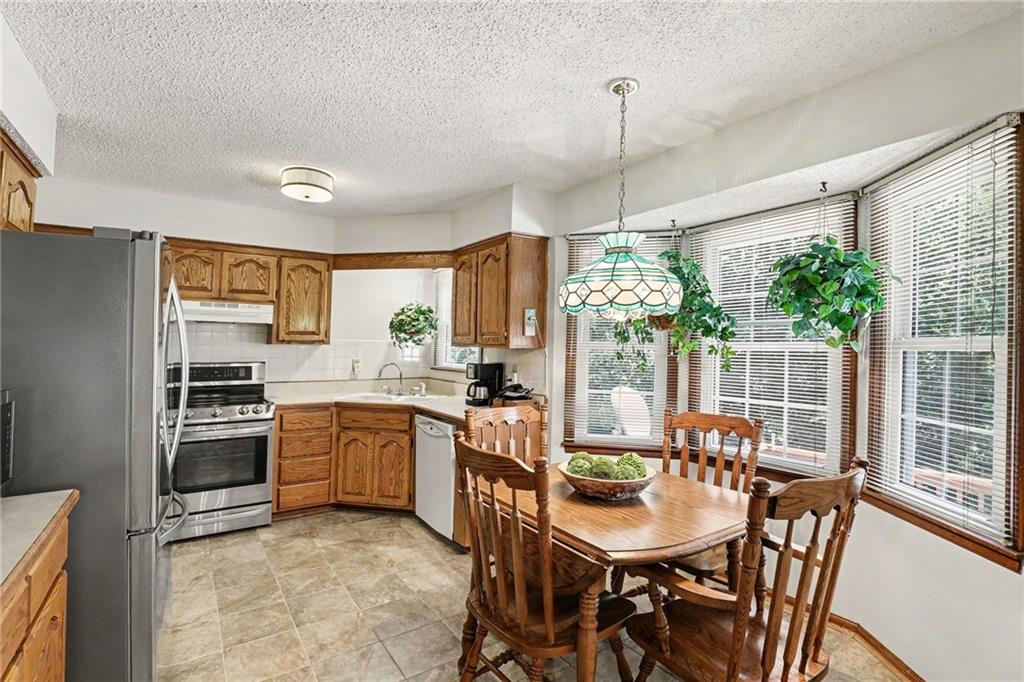 Listing Photo MLS #HMS2631261