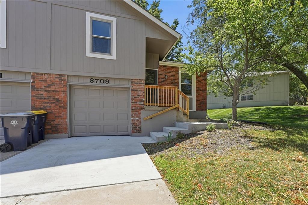 Listing Photo MLS #HMS2631637