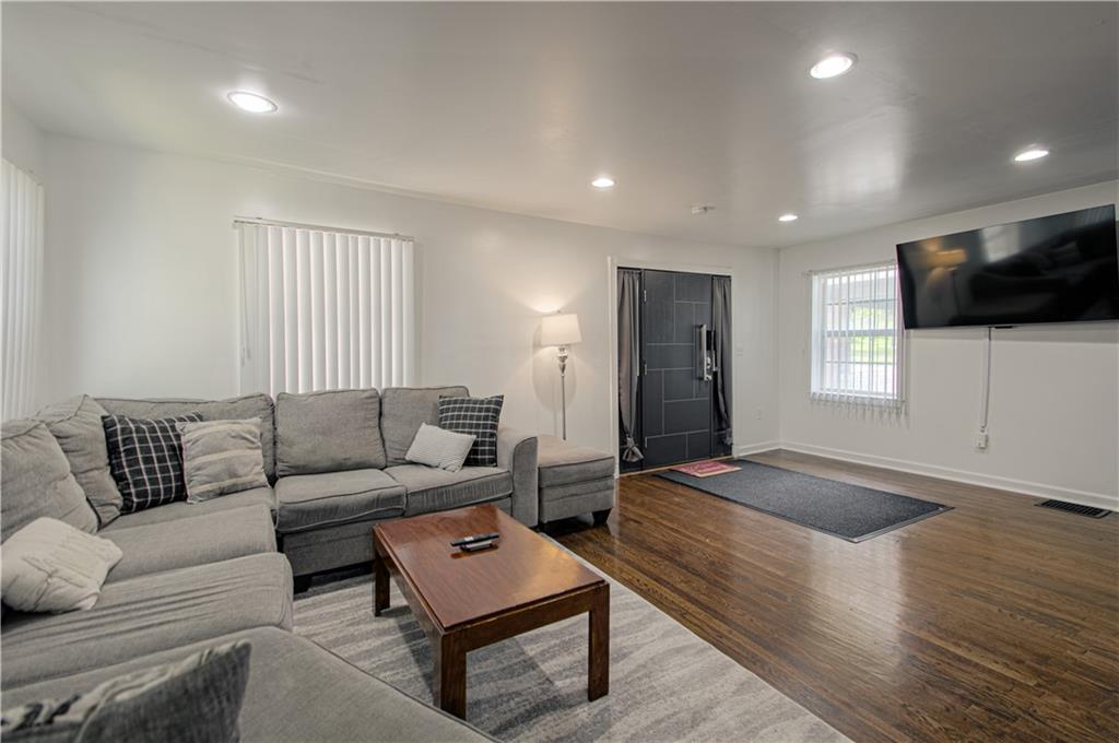 Listing Photo MLS #HMS2632100