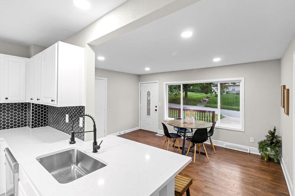Listing Photo MLS #HMS2632116