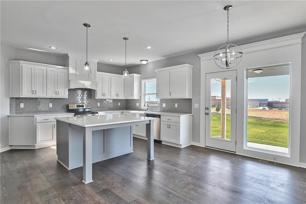 Listing Photo MLS #HMS2633828
