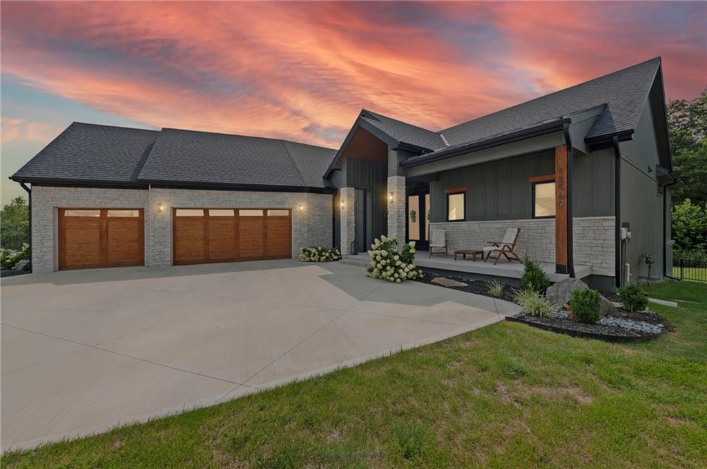 Listing Photo MLS #HMS2633905