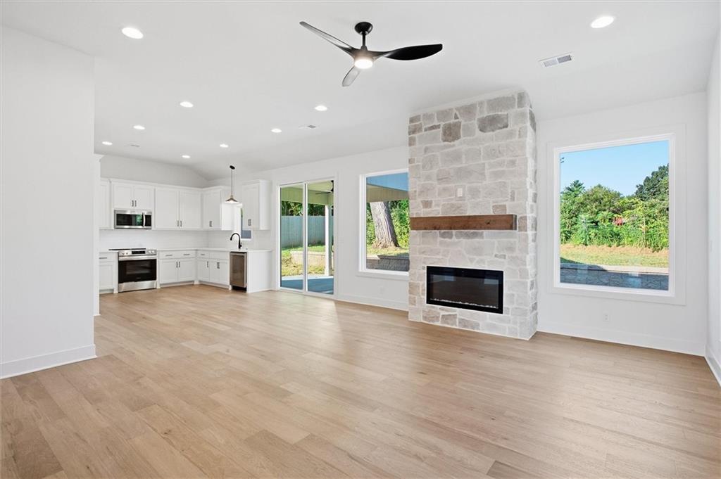 Listing Photo MLS #HMS2636807