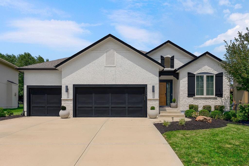 Listing Photo MLS #HMS2637683