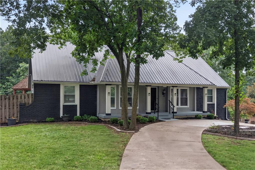 Listing Photo MLS #HMS2637829